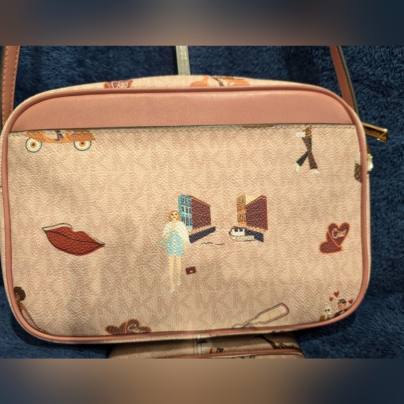 Michael Kors City print Crossbody Bag AND unbranded Bag Charm.  9.5x6.5x2", NWOT - Picture 2 of 13